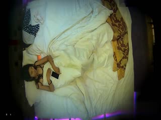 高颜值碎花连衣裙性感美女和男友酒店偷吃禁果,慢慢扒掉内裤,胸罩激情肏逼,干完后美女穿好衣服走时又被扒光干!